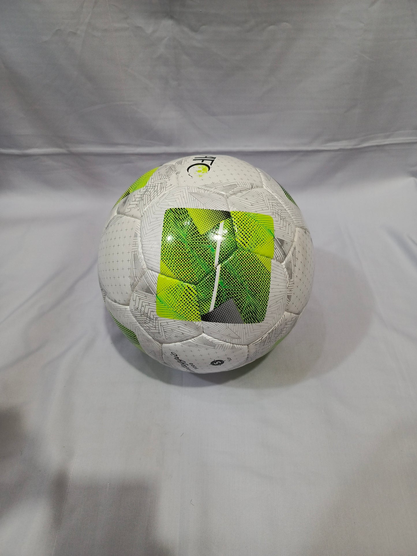 Best Quality Foot Ball / Soccer Ball - Hand Stitched - Size 5