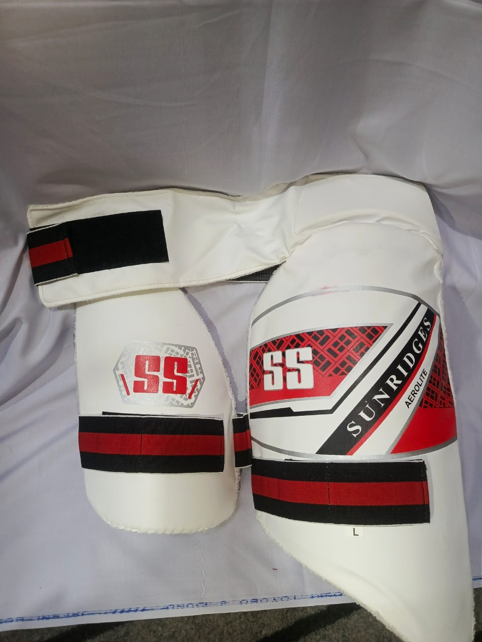 Best Quality Cricket Thigh Pad - White - Set
